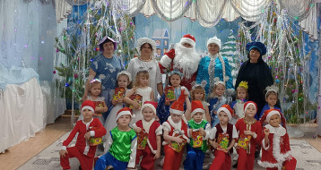 Новогодний утренник в старшей группе. Новогодний утренник в старшей группе.