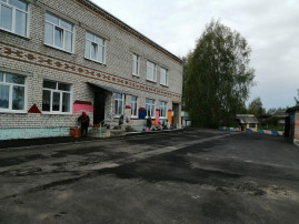 Очередной субботник по уборке и оформлению территории детского сада. Очередной субботник по уборке и оформлению территории детского сада.